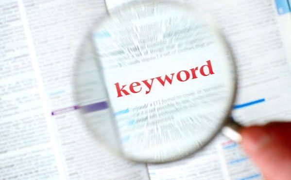 Menerapkan hasil data cara riset keyword shopee ke dalam penamaan judul dan penulisan deskripsi produk.